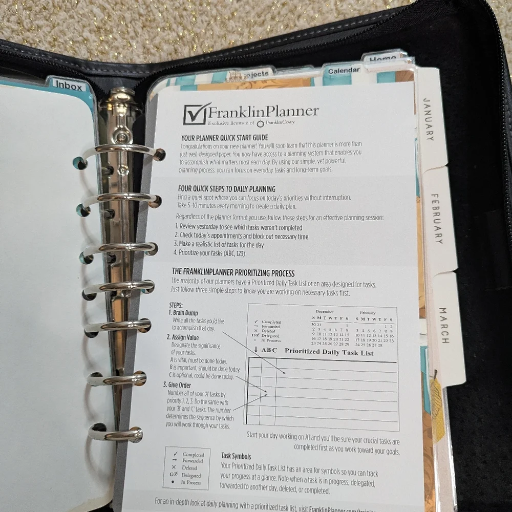 Vintage FRANKLIN COVEY Size 11 x 8.5  Synth Leather ~Planner/Binder Zip